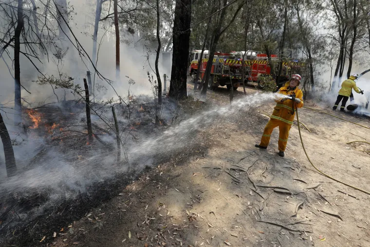 Vatrom protiv vatre: Australski vatrogasci pale pa&scaron;njake kako bi smanjili rizik od velikih požara