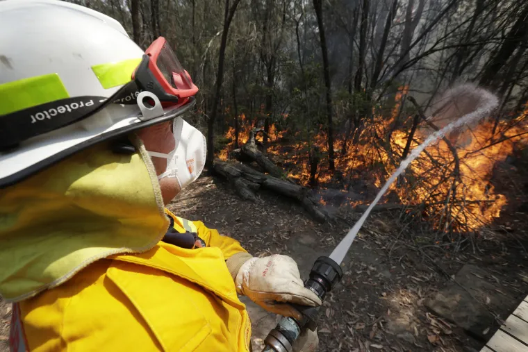 Vatrom protiv vatre: Australski vatrogasci pale pa&scaron;njake kako bi smanjili rizik od velikih požara