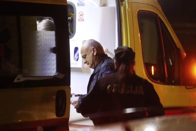 Mu&scaron;karac je prijetio da će se raznijeti bombom. No, policijsku službenici su uspjeli smiriti situaciju.