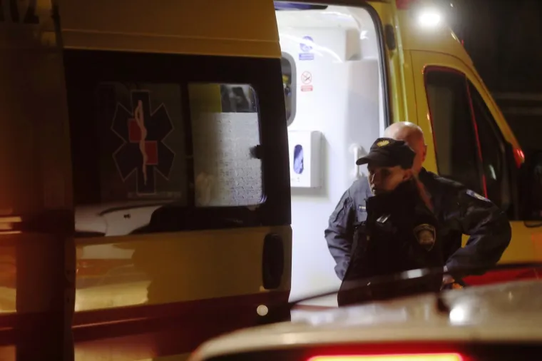 Mu&scaron;karac je prijetio da će se raznijeti bombom. No, policijsku službenici su uspjeli smiriti situaciju.