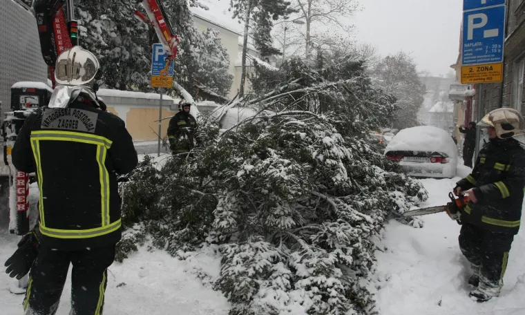 Tako nije bilo od 1955.! Prije 7 godina Zagreb je zatrpao ogroman snijeg i napravio kaos