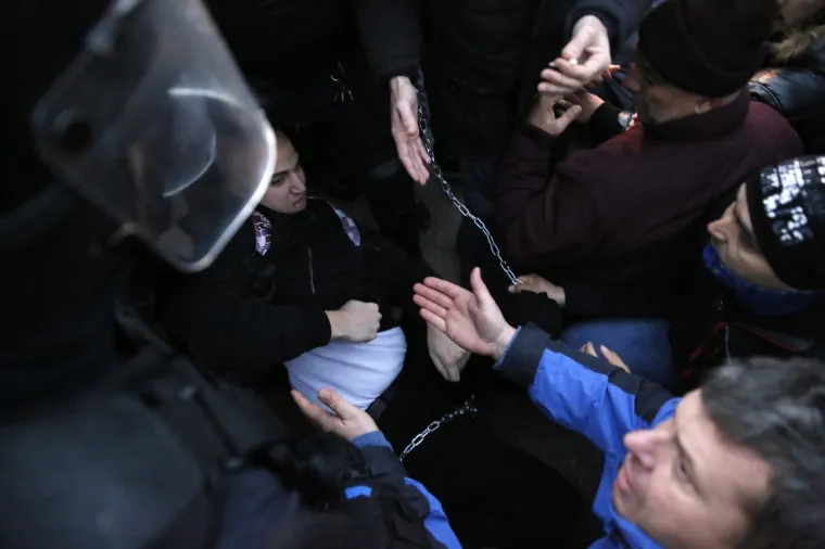Interventna i specijalci silom odblokirali deponij kod Mostara, prosvjednici se žale: 'To je nelegalno...'