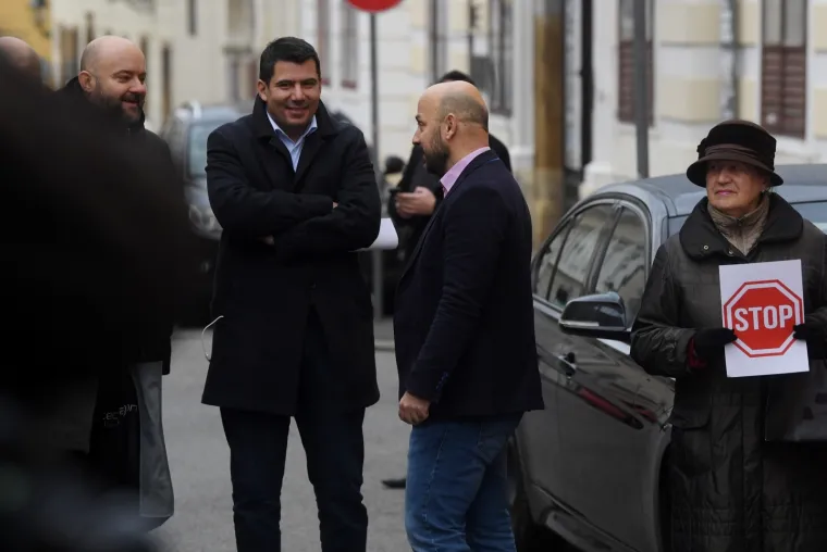 'Dosta je Bandićeve samovolje i njegova &scaron;ikaniranja građana Zagreba!'