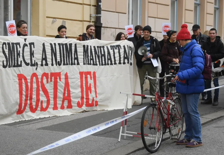 'Dosta je Bandićeve samovolje i njegova &scaron;ikaniranja građana Zagreba!'