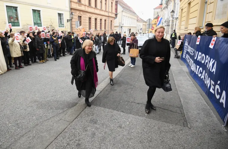'Dosta je Bandićeve samovolje i njegova &scaron;ikaniranja građana Zagreba!'