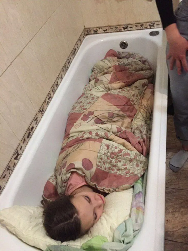 BURAN VIKEND JE ZAVR&Scaron;IO, ALI ONI JO&Scaron; NISU DO&Scaron;LI K SEBI: Evo &scaron;to se dogodi kad popijete koju ča&scaron;icu previ&scaron;e...