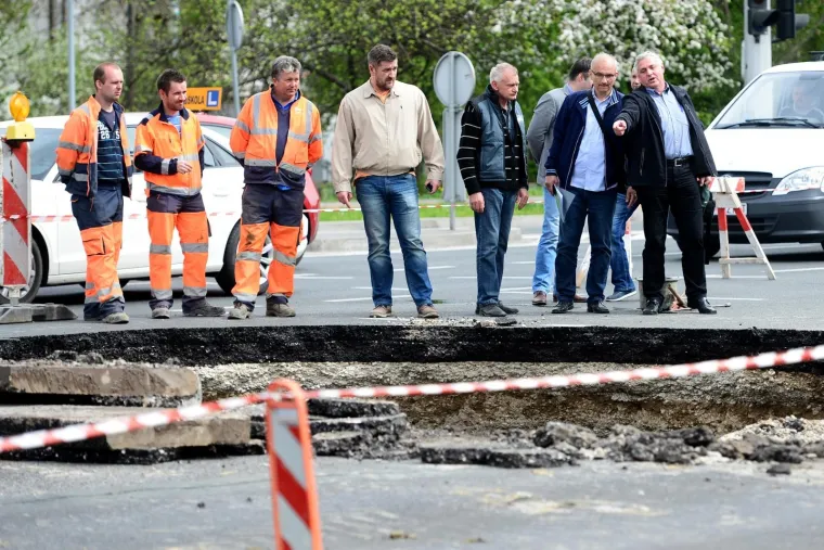 Ovo je najveća rupa u Bandićevom mandatu: Mogla je bez problema 'progutati' kamion