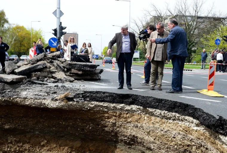 Ovo je najveća rupa u Bandićevom mandatu: Mogla je bez problema 'progutati' kamion