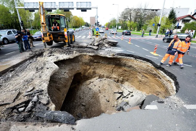 Ovo je najveća rupa u Bandićevom mandatu: Mogla je bez problema 'progutati' kamion
