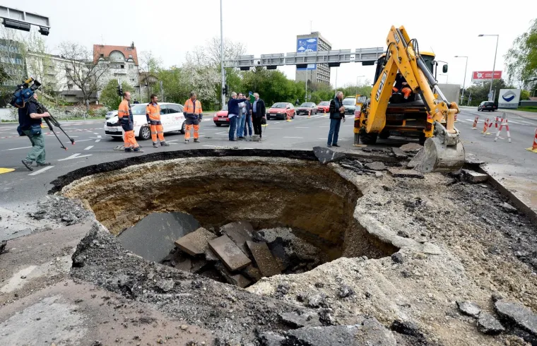 Ovo je najveća rupa u Bandićevom mandatu: Mogla je bez problema 'progutati' kamion