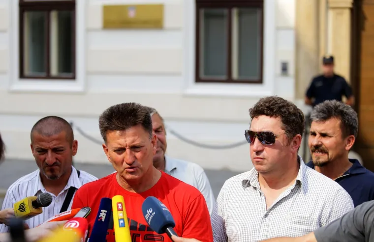 U siječnju 1990. godine postao je član HDZ-a, gdje je, kao predsjednik inicijativnoga odbora skupio 23 člana i osnovao ogranak HDZ-a za biv&scaron;u općinu Klanjec.