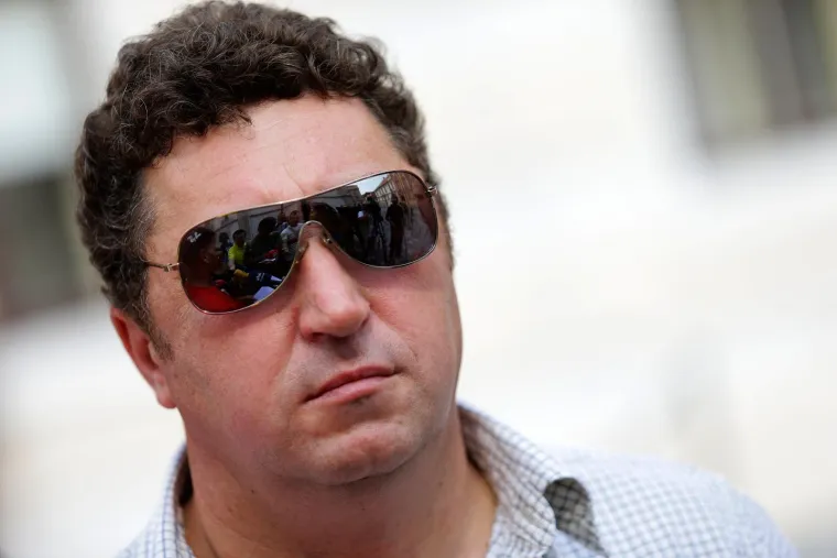 Nakon osvajanja vlasti izabran je za zamjenika Predsjednika Skup&scaron;tine općine Klanjec. Jedan je od prvih osnivača Mladeži HDZ-a, a potom i predsjednik Županijske mladeži HDZ-a.