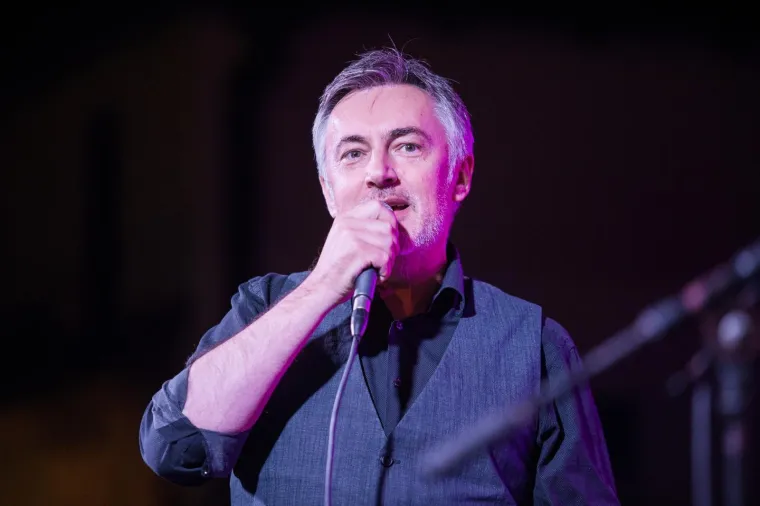 Nakon povratka u Hrvatsku, oformio je tambura&scaron;ki sastav "Ravnica" te postao jedan od najuspje&scaron;nijih hrvatskih skladatelja.