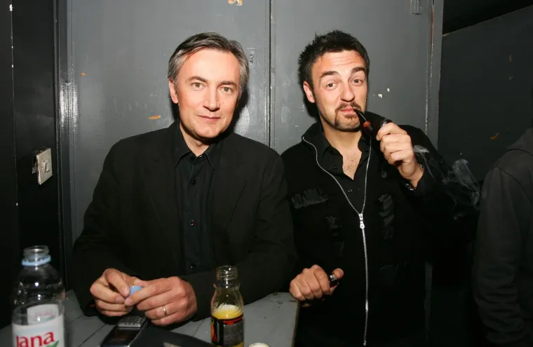 U mladu odvjetnicu Kim Ann Luzaich zaljubio 1988. na zabavi u Pittsburghu gdje je svirao s tambura&scaron;ima, i to vidjev&scaron;i je s leđa. Nije ni&scaron;ta poduzeo nego je ona pri&scaron;la njemu. Počeli su se družiti, ali on se ubrzo morao vratiti u Hrvatsku. Kim mu je nakon nekoliko mjeseci do&scaron;la u posjet i veza je postala ozbiljna.