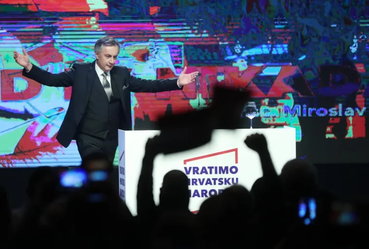 &Scaron;koro je s kumom Brankom Žibratom vlasnik firme MB Kvadrat, a ima i hektare pod vinovom lozom.