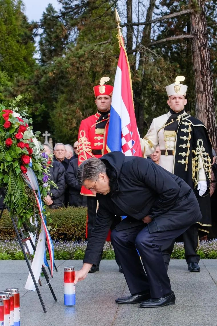 Franji Tuđman počast je odao premijer Andrej Plenković.