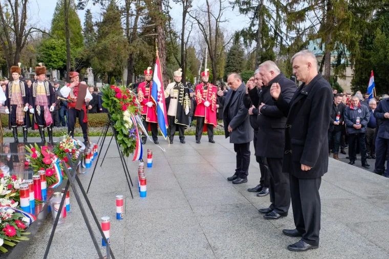 Počast je odao i predsjednik HVIDRA-e Josip Đakić.