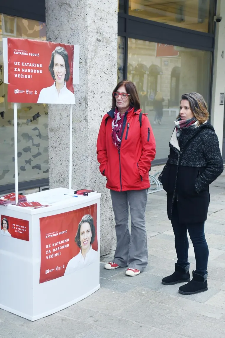 Od 2004. do 2005. bila je asistentica na Institutu za dru&scaron;tvena istraživanja u Zagrebu.