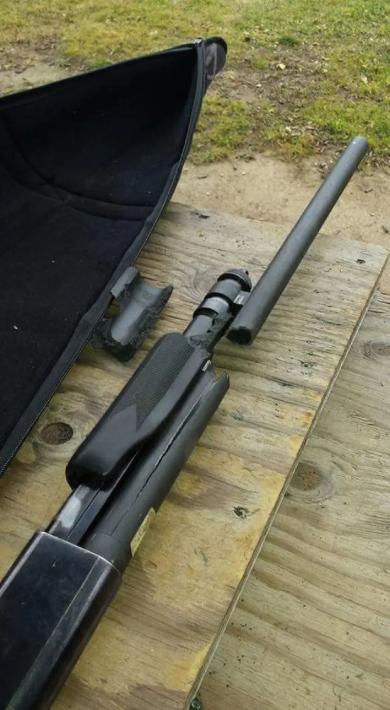 Evo kako izgleda pu&scaron;ka ako pucate dok je čahura od pro&scaron;log metka ostala zaglavljena. Srećom, ni strijelac niti itko u blizini nije ozlijeđen