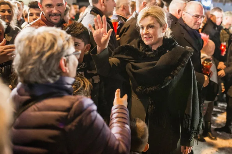 Od 2001. do 2003. obna&scaron;a dužnost ministrice savjetnice u Ministarstvu vanjskih poslova.