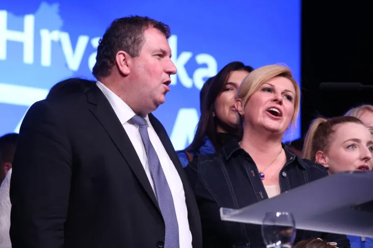 Udana je i majka dvoje djece.