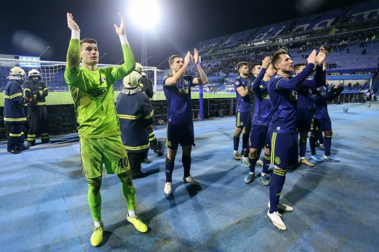 Nisu mogli sakriti tugu nakon tragedije na Maksimiru! Dinamovi igrači oprostili se od Europe...