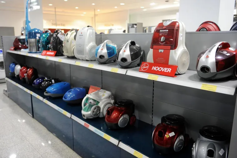 Trgovac ne smije ni odbiti reklamaciju proizvoda koji ima materijalni nedostatak, ako uz proizvod nije predana originalna ambalaža ili ako je kupljen po sniženoj cijeni. Da bi se za&scaron;titili, potrebno je sačuvati račun kao dokaz kupnje u slučaju da se proizvod reklamira zbog nedostatka.