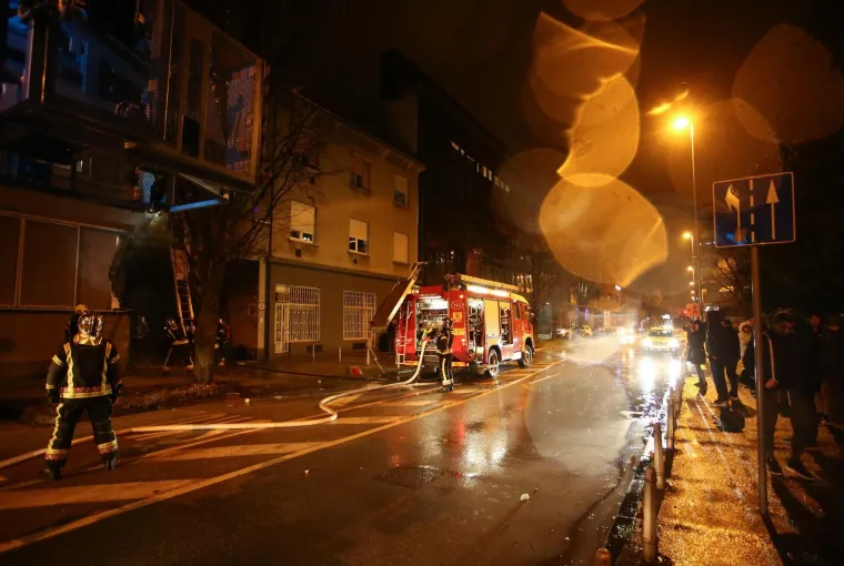 Buknuo požar u Zagrebu: Na terenu su bili vatrogasci i policija, nema ozlijeđenih