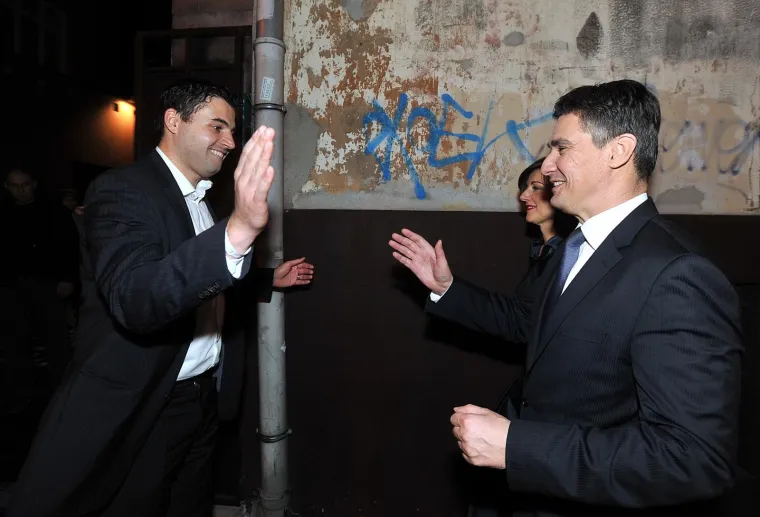 Nakon gubitka izbora, Milanović se ne kandidira za jo&scaron; jedan mandat na čelu stranke. Novi predsjednik SDP-a postaje Davor Bernardić.