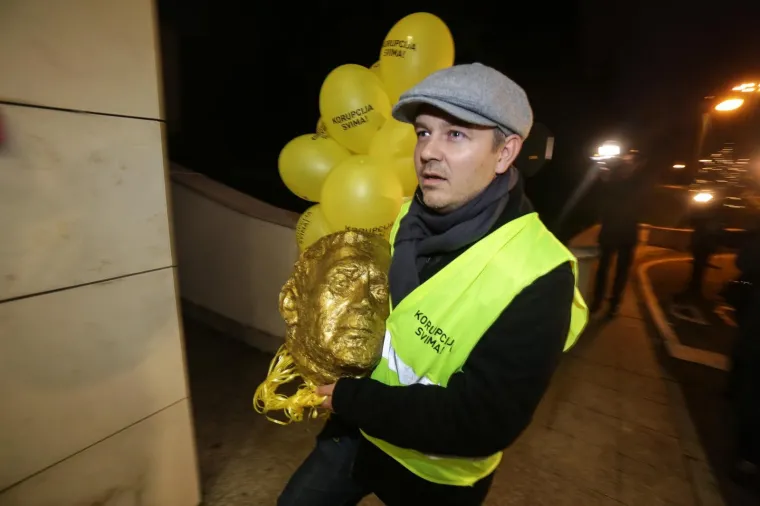 Bandić u inspekciji: 'U Predsjedničke dvore uselit ću pravu korupciju, a ne amatersku kakva je bila dosad'