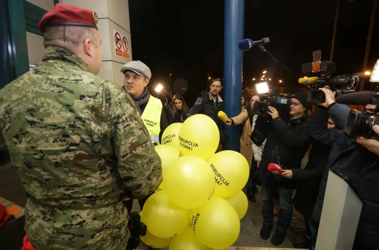 Bandić u inspekciji: 'U Predsjedničke dvore uselit ću pravu korupciju, a ne amatersku kakva je bila dosad'