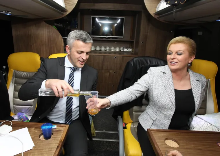 KOLINDIN AUTOBUS ZA KAMPANJU: Luksuzno opremljeno vozilo mjesečno ko&scaron;ta najmanje 25.000 kuna