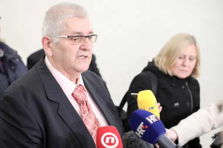 24. listopada 2014. godine osnovao je Demokratski savez nacionalne obnove (DESNO) kao nasljednika stranke &ldquo;Nezavisna lista Ante Đapića&rdquo;, čiji je i danas predsjednik.