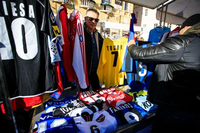 Gužva na buvljaku: Splićani pokazali veliko srce i pomogli svojim sugrađanima bez doma