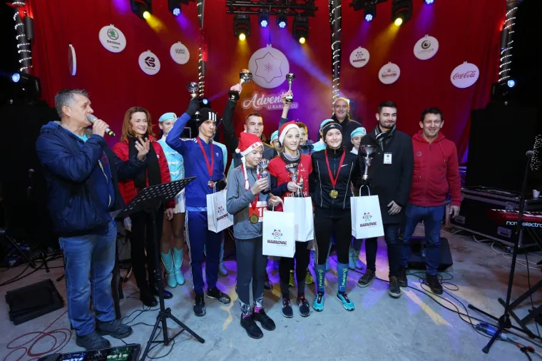 Svečano otvoren Advent u gradu na četiri rijeke: Noćna utrka okupila 400 trkača
