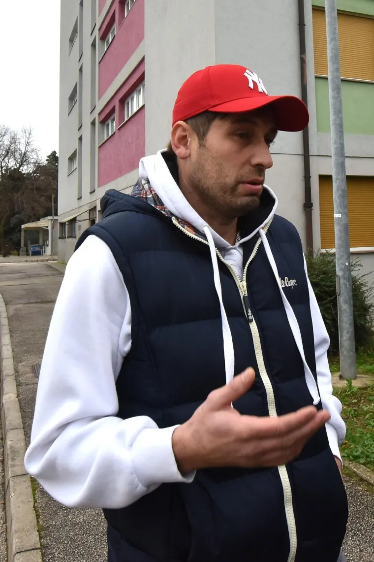 U prometnoj nesreći koja se dogodila u Labinu, poginuo je 34-godi&scaron;njak, a četiri osobe su ozlijeđjene. Nesreća se dogodila kada je 28-godi&scaron;njakinja pod utjecajem alkohola od 1,37 promila, upravljala automobilom, uletjela u zatvorenu terasu lokala i udarila u grupu posjetitelja