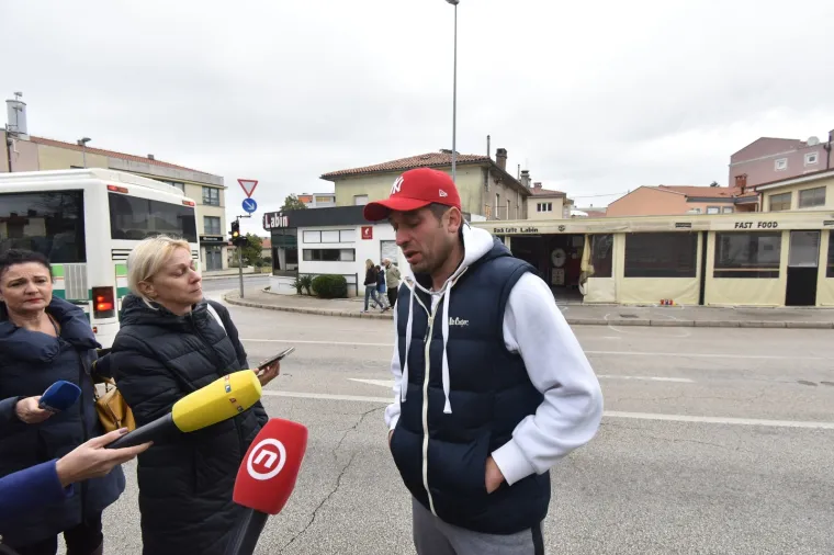 U prometnoj nesreći koja se dogodila u Labinu, poginuo je 34-godi&scaron;njak, a četiri osobe su ozlijeđjene. Nesreća se dogodila kada je 28-godi&scaron;njakinja pod utjecajem alkohola od 1,37 promila, upravljala automobilom, uletjela u zatvorenu terasu lokala i udarila u grupu posjetitelja