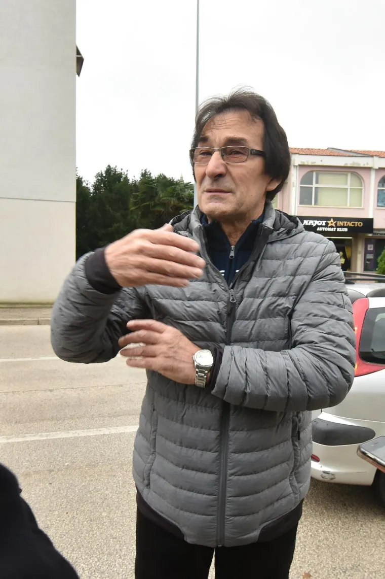 U prometnoj nesreći koja se dogodila u Labinu, poginuo je 34-godi&scaron;njak, a četiri osobe su ozlijeđjene. Nesreća se dogodila kada je 28-godi&scaron;njakinja pod utjecajem alkohola od 1,37 promila, upravljala automobilom, uletjela u zatvorenu terasu lokala i udarila u grupu posjetitelja