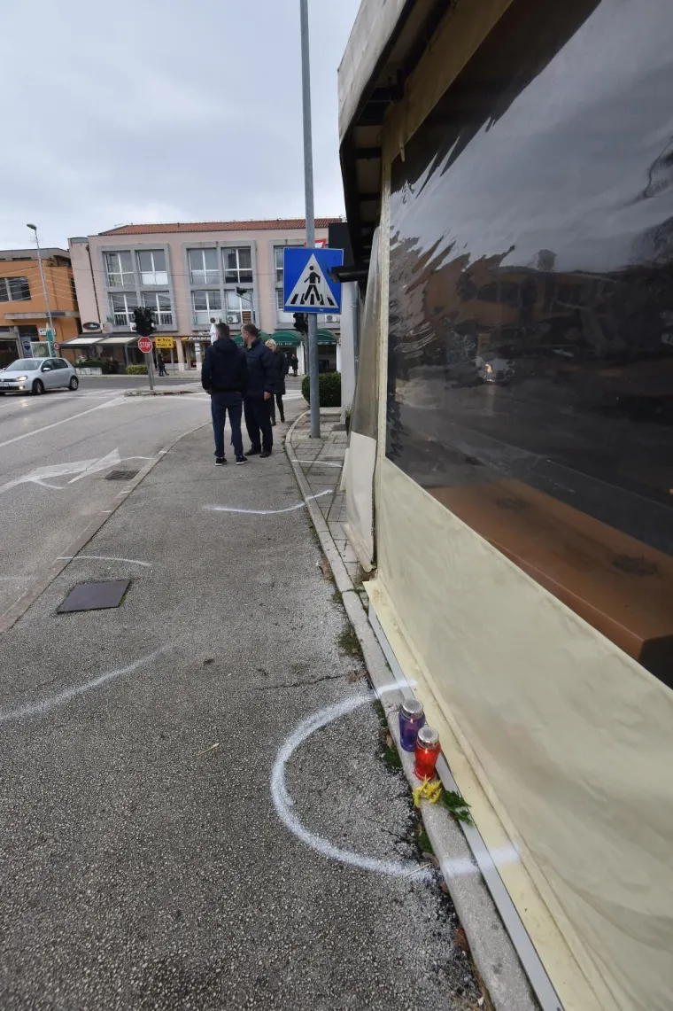 U prometnoj nesreći koja se dogodila u Labinu, poginuo je 34-godi&scaron;njak, a četiri osobe su ozlijeđjene. Nesreća se dogodila kada je 28-godi&scaron;njakinja pod utjecajem alkohola od 1,37 promila, upravljala automobilom, uletjela u zatvorenu terasu lokala i udarila u grupu posjetitelja