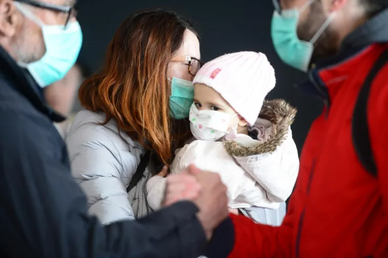 Malena Mila Rončević, koja je ujednila Hrvatsku, u pratnji roditelja Sanje i Marina odlazi iz Međunarodne Zračne luke dr. Franjo Tuđman u SAD gdje će ju u Philadelphiji dočekati medicinski tim bolnice Children's Hospital of Philadelphia.