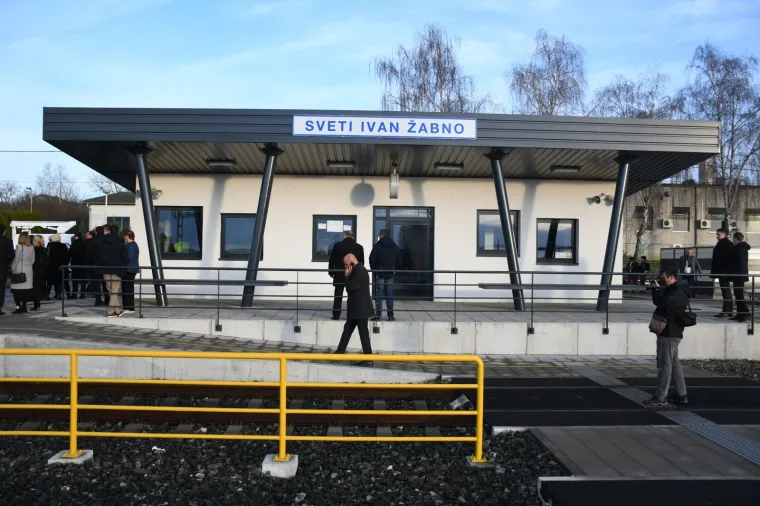 Andrej Plenković nije skrivao ponos: Prvi je isprobao prugu čiji kilometar vrijedi pet milijuna eura