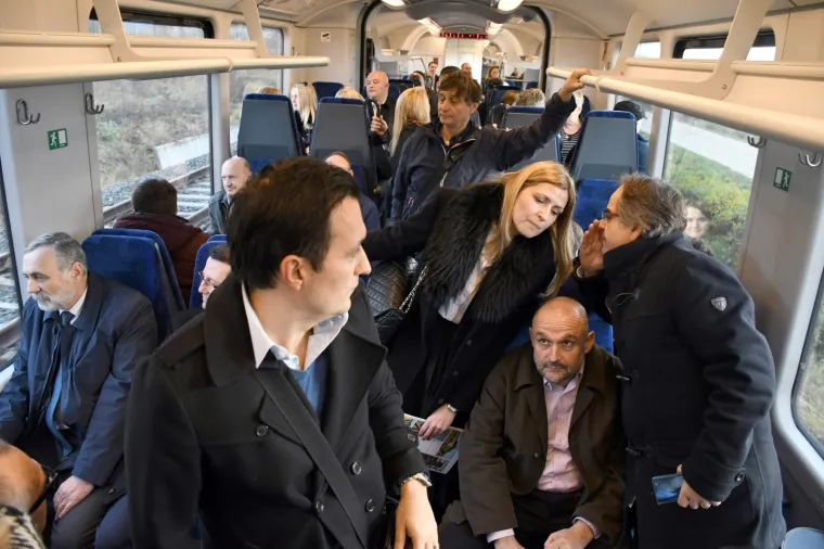 Andrej Plenković nije skrivao ponos: Prvi je isprobao prugu čiji kilometar vrijedi pet milijuna eura