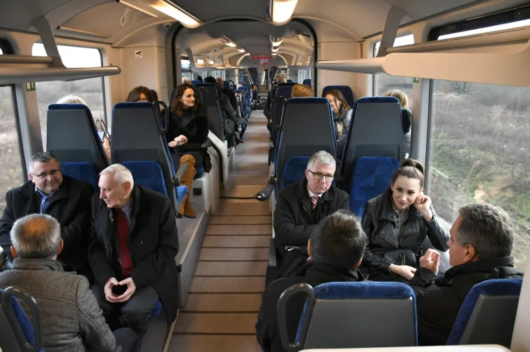 Andrej Plenković nije skrivao ponos: Prvi je isprobao prugu čiji kilometar vrijedi pet milijuna eura