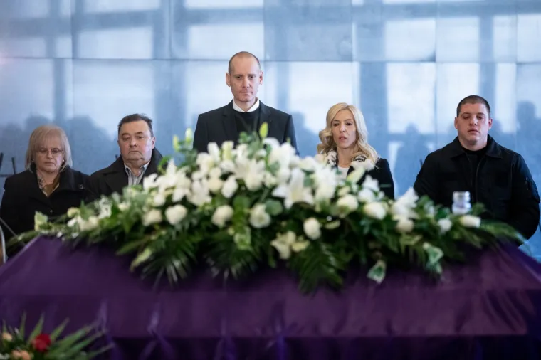 Tuga na Mirogoju! Od Rohatinskog se oprostila obitelj, biv&scaron;i ministri, guverner Vujčić, Bandić