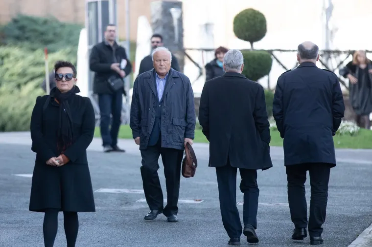 Tuga na Mirogoju! Od Rohatinskog se oprostila obitelj, biv&scaron;i ministri, guverner Vujčić, Bandić