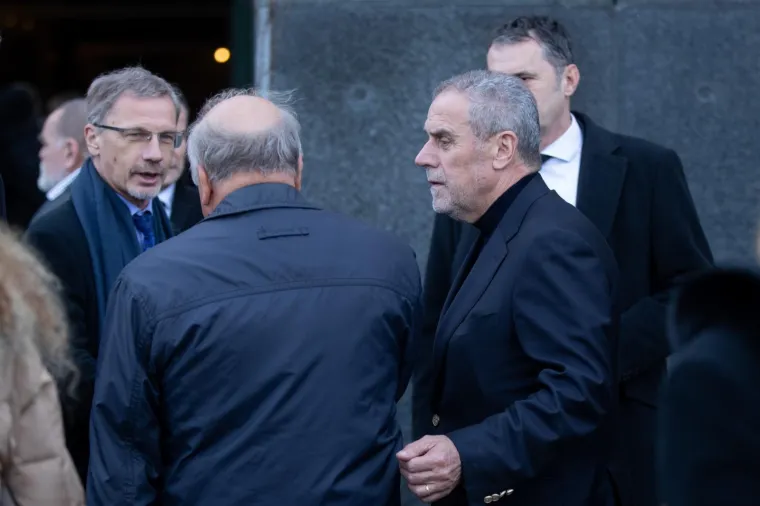 Tuga na Mirogoju! Od Rohatinskog se oprostila obitelj, biv&scaron;i ministri, guverner Vujčić, Bandić