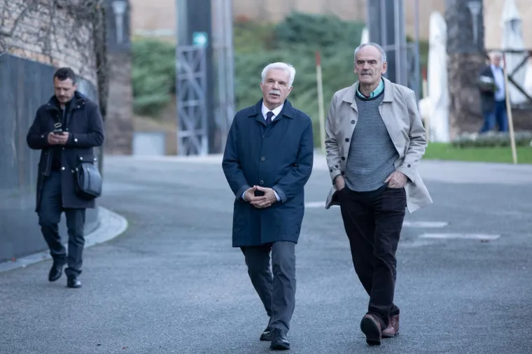 Tuga na Mirogoju! Od Rohatinskog se oprostila obitelj, biv&scaron;i ministri, guverner Vujčić, Bandić