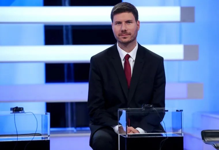 Rukovanje Grabar-Kitarović i &Scaron;kore, nasmijani Đapić...: Sučeljavanje 11 kandidata za Pantovčak!