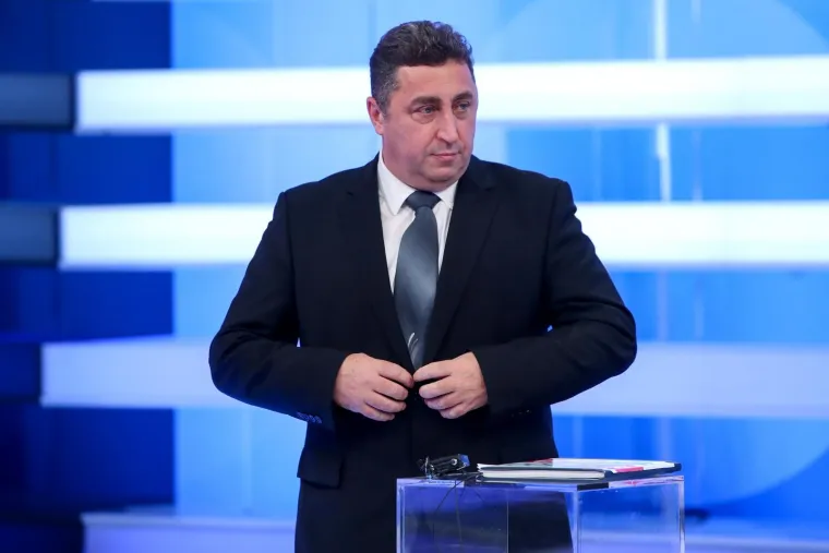 Rukovanje Grabar-Kitarović i &Scaron;kore, nasmijani Đapić...: Sučeljavanje 11 kandidata za Pantovčak!