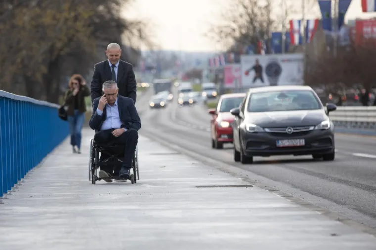 Bandić: 'Za četiri godine svi mostovi na Savi će biti kao oni u Parizu ili Budimpešti'